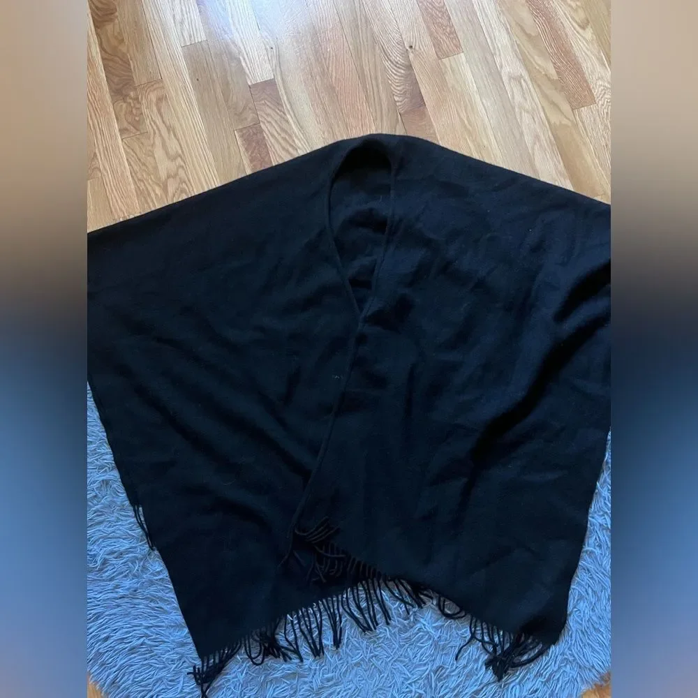 PORTOLANO Black Lambswool Ruana 33